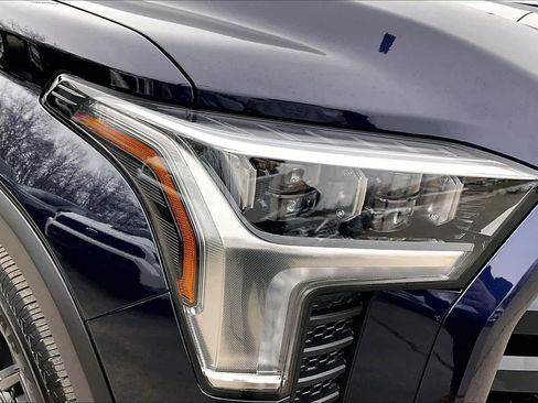 Used 2025 Toyota Tundra Limited image 26