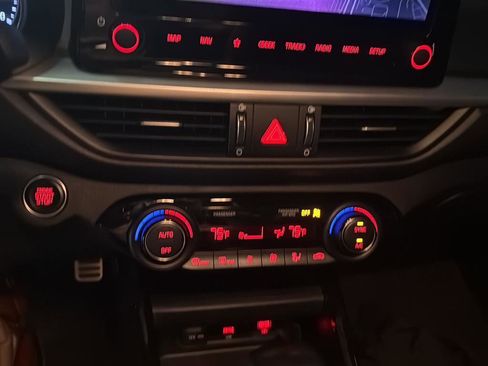 Used 2024 Kia Forte GT-Line image 7