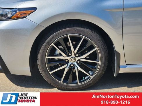 Used 2024 Toyota Camry SE FWD image 12