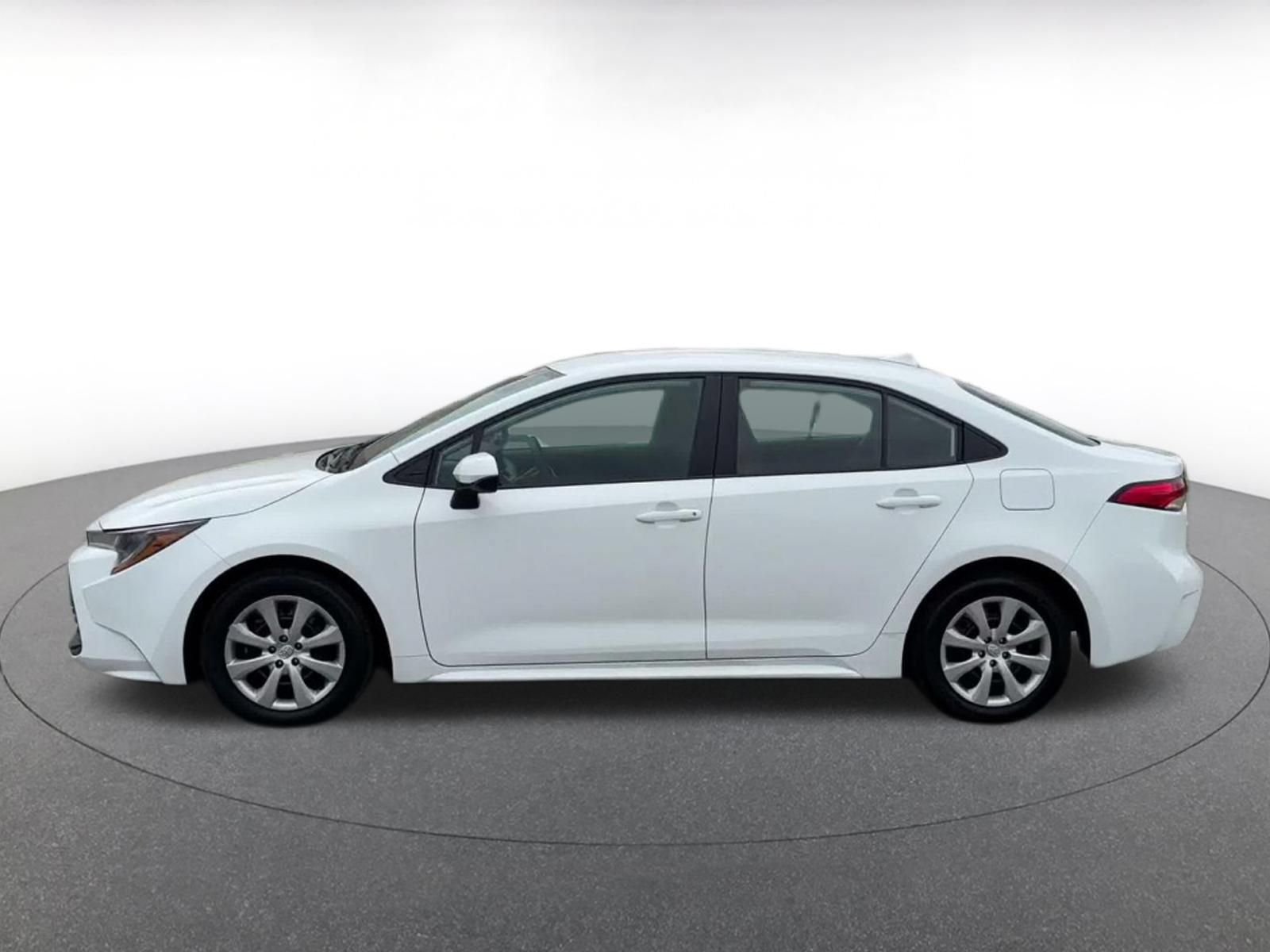 Used 2025 Toyota Corolla LE FWD image 8