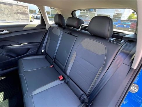 New 2025 Volkswagen Taos SE image 11