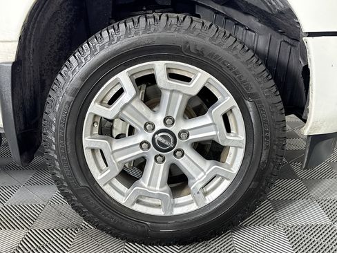 Used 2023 Nissan Titan SV w/ SV Convenience Package image 30