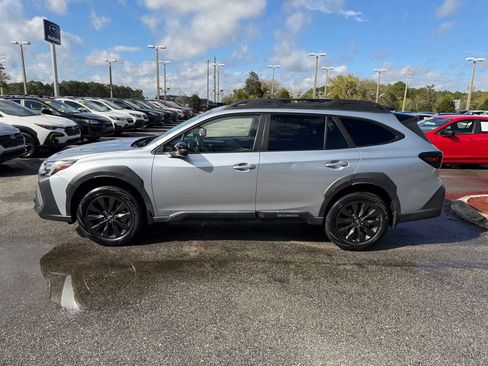 Used 2023 Subaru Outback Onyx Edition image 12
