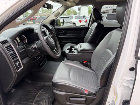 Used 2021 RAM 1500 Tradesman w/ Chrome Appearance Group RWD image 11