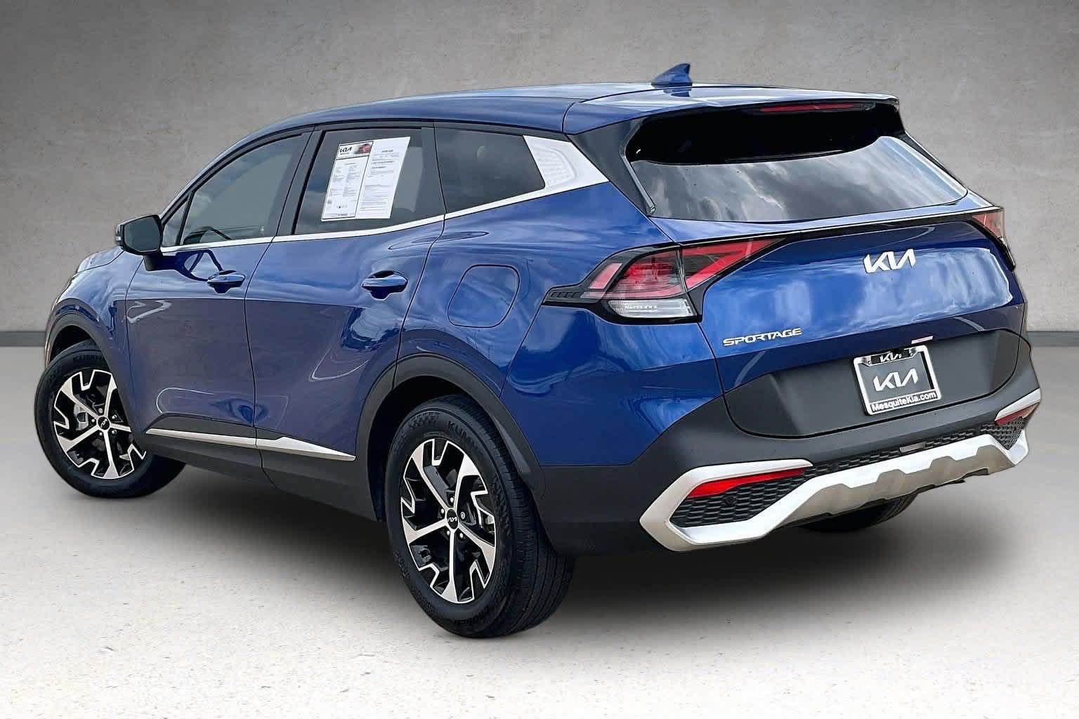 Certified 2025 Kia Sportage EX FWD image 4