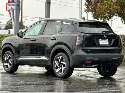 New 2026 Nissan Kicks SV image 6
