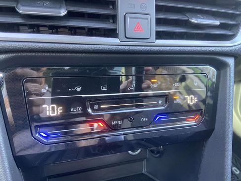 New 2026 Volkswagen Taos SE image 28