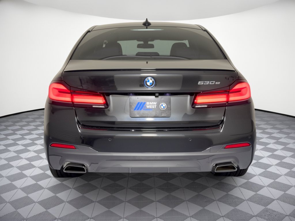 Used 2023 BMW 530e w/ M Sport Package RWD image 11