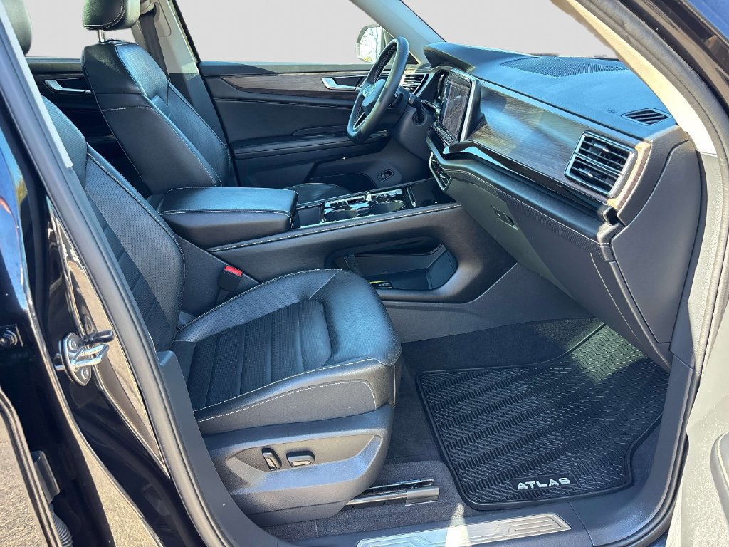 Certified 2024 Volkswagen Atlas SEL AWD/4WD image 20