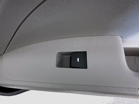 Used 2019 Hyundai Elantra SE image 30