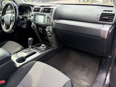 Used 2018 Toyota 4Runner SR5 AWD/4WD image 7