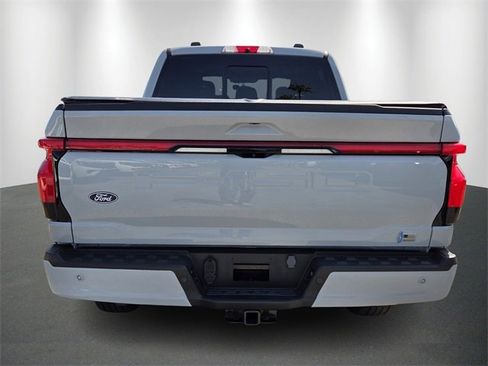 Used 2024 Ford F150 Lightning Platinum image 4