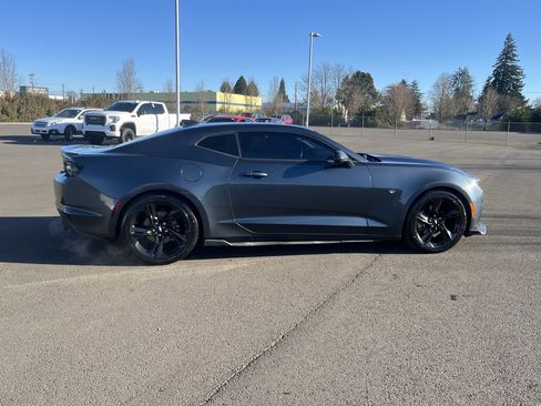Used 2019 Chevrolet Camaro LT w/ RS Package image 6