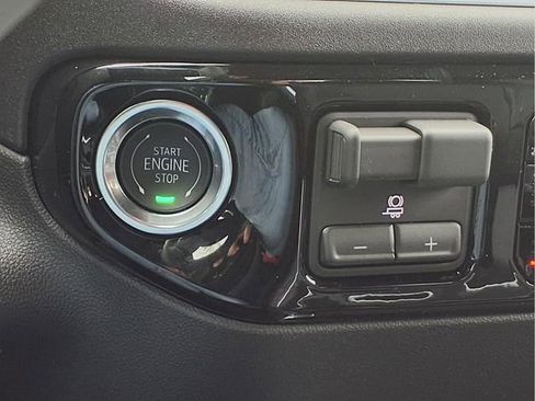 New 2026 GMC Sierra 2500 SLT image 9