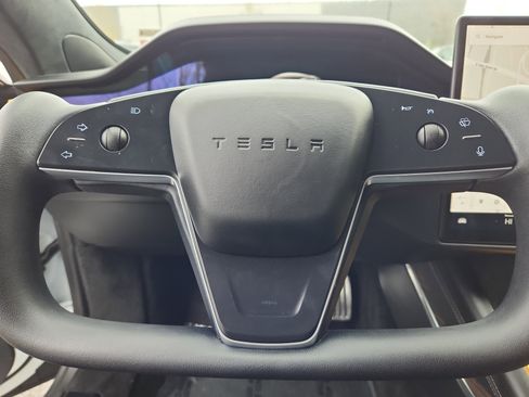 Used 2021 Tesla Model S Plaid image 17