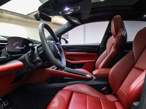 Used 2025 Porsche Macan Turbo Electric image 22