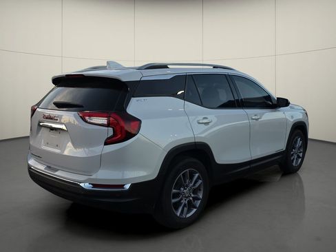 Used 2022 GMC Terrain SLT image 8