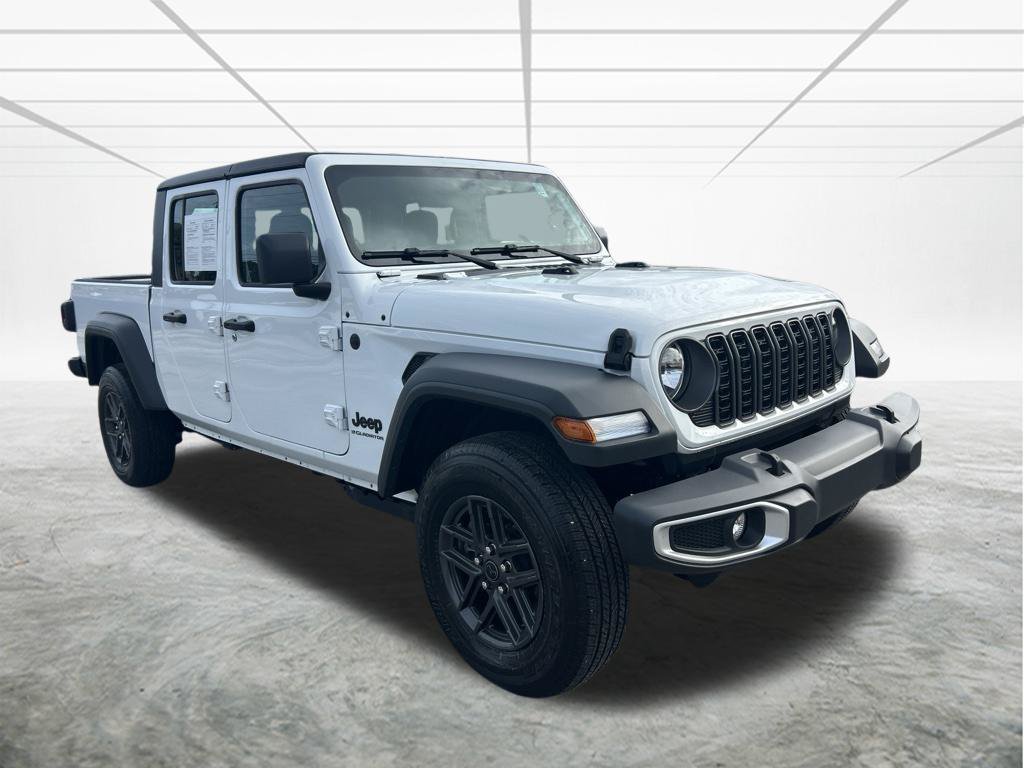Used 2026 Jeep Gladiator Sport AWD/4WD image 2