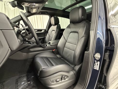 Certified 2024 Porsche Cayenne image 5
