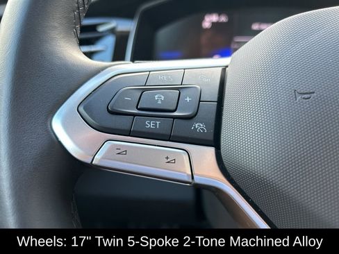 Used 2025 Volkswagen Jetta SE w/ Sunroof Package image 27