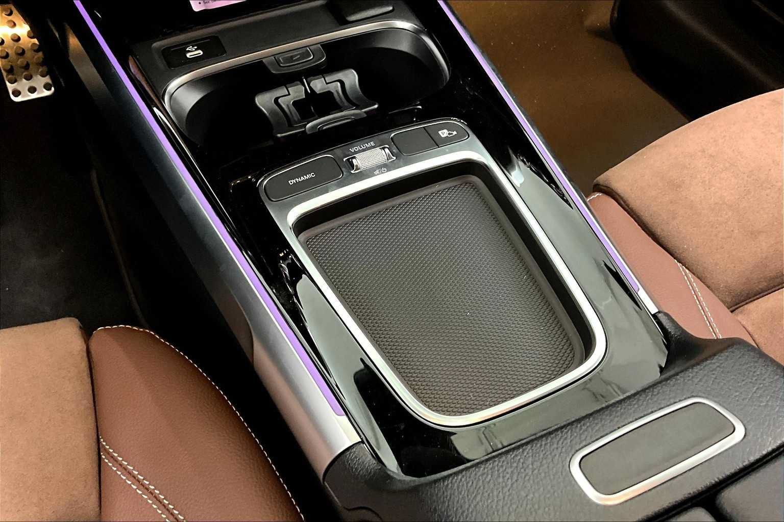 Certified 2025 Mercedes-Benz GLB 35 AMG 4MATIC image 20