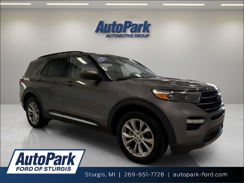 Certified 2023 Ford Explorer XLT w/ Equipment Group 202A AWD/4WD image 1
