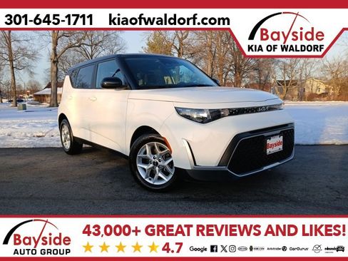 Certified 2025 Kia Soul S image 1