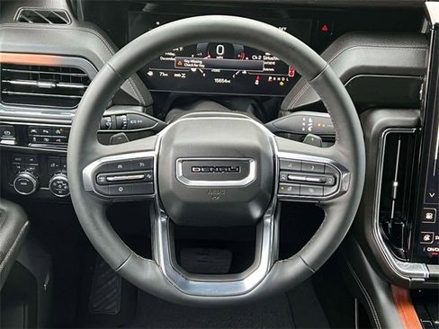 Used 2025 GMC Yukon XL Denali image 14