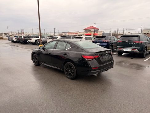Used 2025 Nissan Sentra SR w/ Midnight Edition image 5