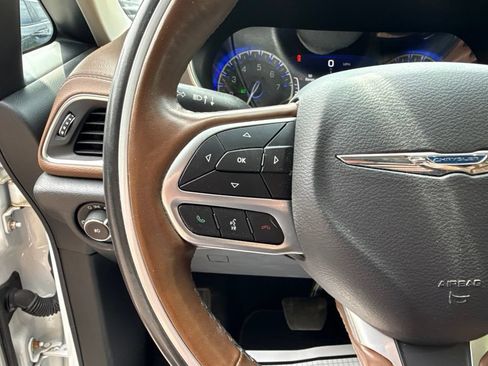 Used 2019 Chrysler Pacifica Limited w/ Advanced Safetytec Group FWD image 26