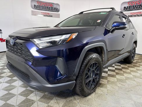 Used 2022 Toyota RAV4 XLE w/ Convenience Package AWD/4WD image 8
