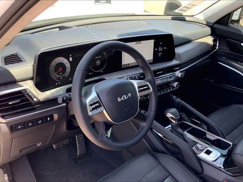 Used 2024 Kia Telluride SX Prestige w/ Towing Package image 8