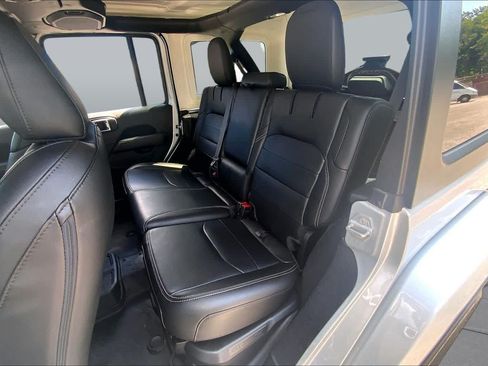 Used 2023 Jeep Wrangler Unlimited Sahara w/ Cold Weather Group AWD/4WD image 21
