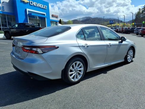 Used 2022 Toyota Camry LE w/ Convenience Package image 7