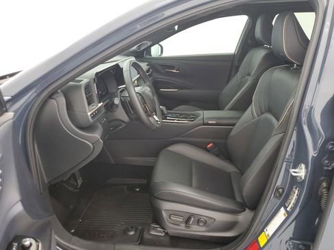 Used 2025 Toyota Crown Signia w/ Advanced Technology Package image 19