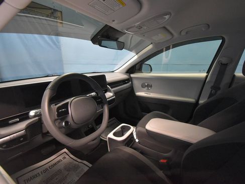 Used 2022 Hyundai Ioniq 5 SE image 2