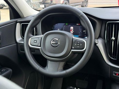 Certified 2025 Volvo XC60 B5 Core image 14