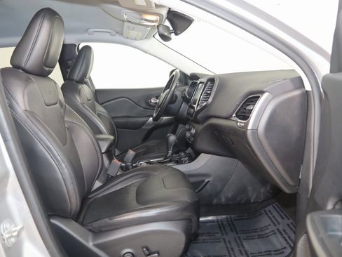 Used 2020 Jeep Cherokee Limited image 12