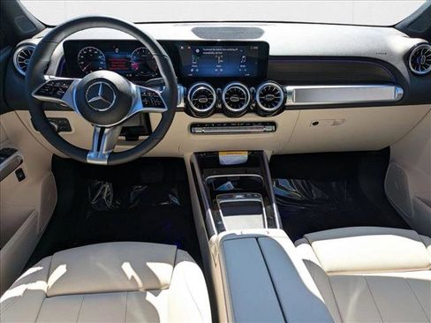 New 2026 Mercedes-Benz GLB 250 4MATIC image 16