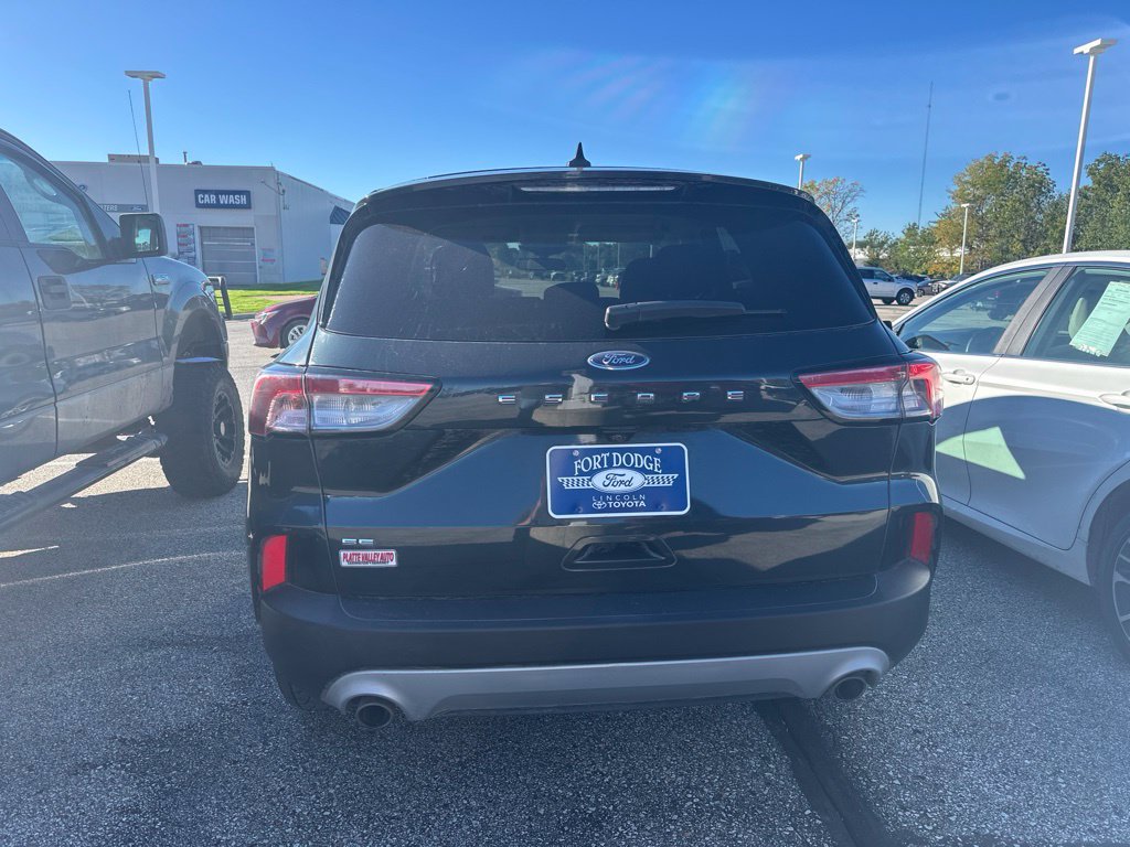 Used 2022 Ford Escape SE FWD image 3