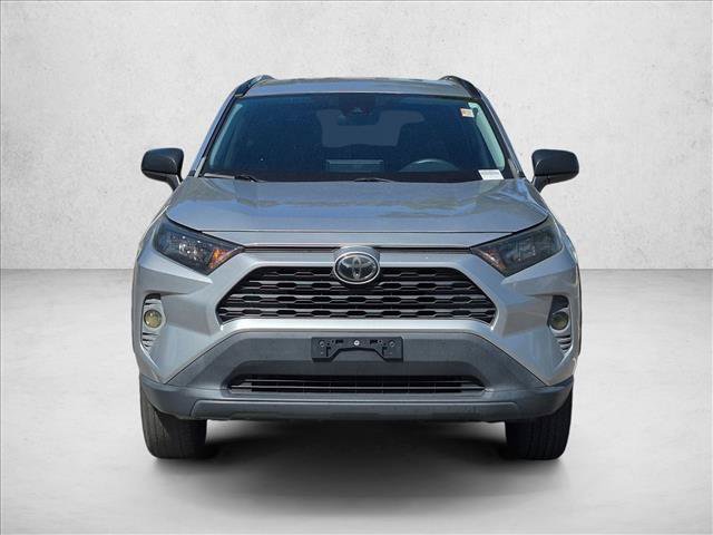 Used 2020 Toyota RAV4 LE FWD image 2
