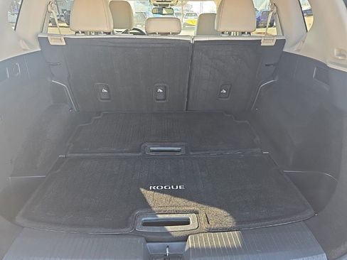 Used 2021 Nissan Rogue SL image 18