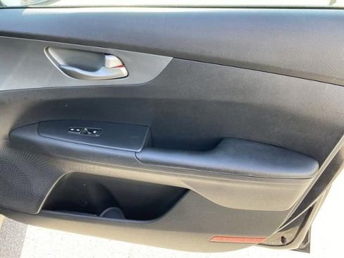 Certified 2021 Kia Forte LXS image 32