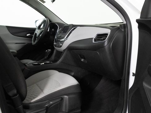 Used 2020 Chevrolet Equinox LS image 38