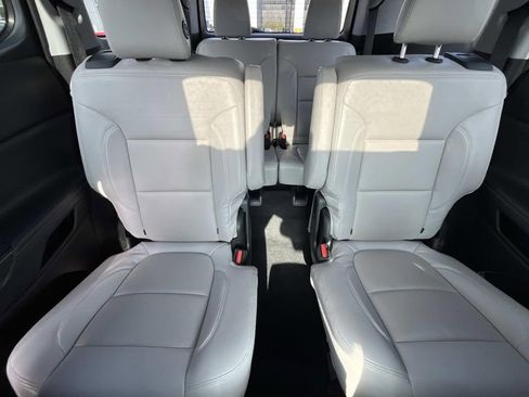 Certified 2018 GMC Acadia SLT image 31