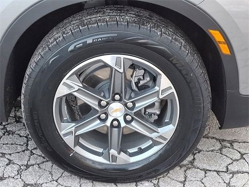 Used 2025 Chevrolet Blazer LT w/ Convenience Package image 8