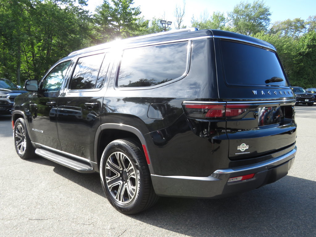 Used 2022 Jeep Wagoneer Series III w/ Rear Seat Video Group 1 AWD/4WD image 7