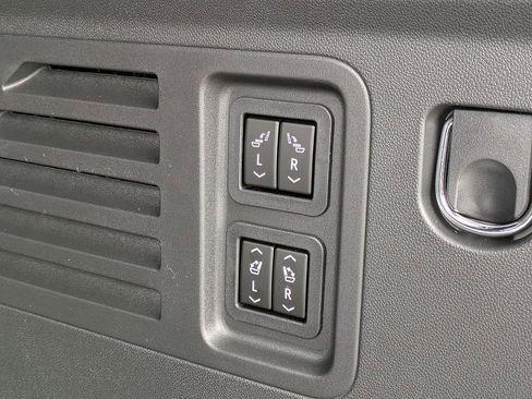 New 2026 Chevrolet Traverse High Country FWD image 30