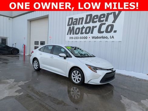 Used 2024 Toyota Corolla LE image 1