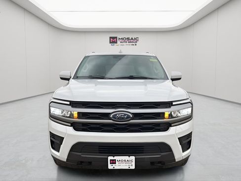 Used 2022 Ford Expedition XLT image 8